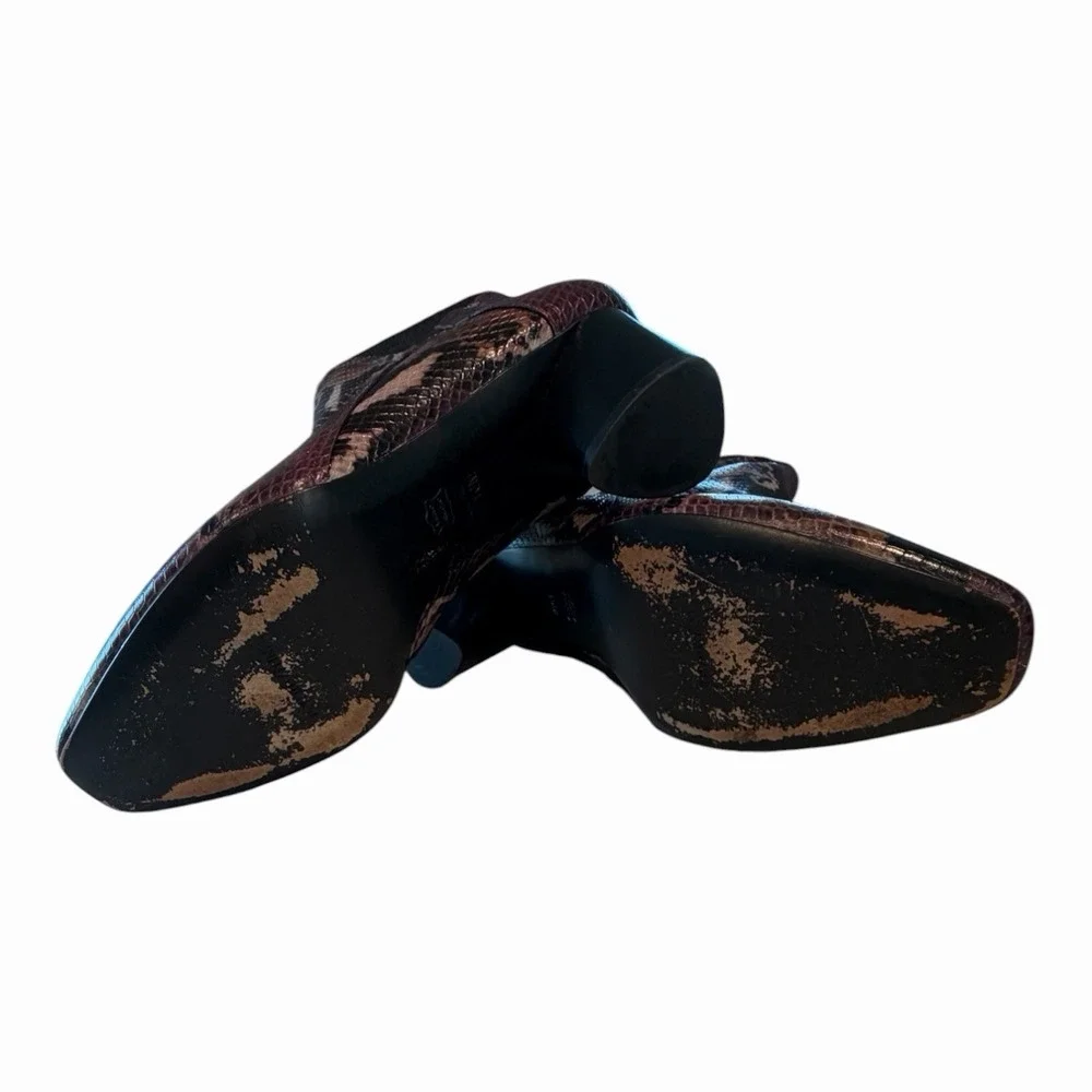 Donald Pliner Snake Print Leather Chelsea Ankle Booties Women's 10M Burgundy